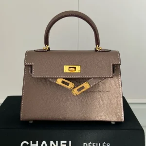 3788B784-AFB2-4EC9-981C-797DBFAF6617.jpgv1720982946 Sac Kelly cuir vegan