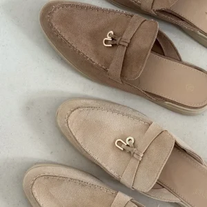 43238543-559A-4532-A788-1DCF7107077A.jpgv1748806505 Mule Lora