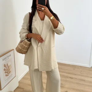 FF871FE5-032F-43E1-A3C9-B752F2169952.jpgv1753006422 Tailleur fluide Lina