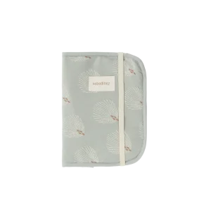 protege carnet de santé stories A5 white/Gatsby antique green- NOBODINOZ